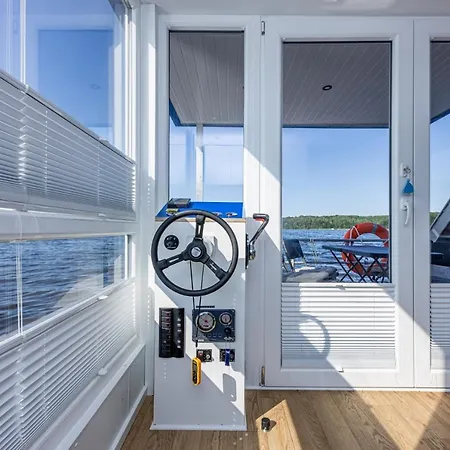船屋 Hausboot Neu-ringholm *