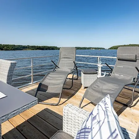 Hausboot Neu-ringholm 吕贝克