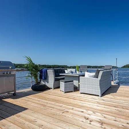 Hausboot Neu-ringholm *